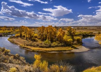 Misteri Sungai Melawan Gravitasi