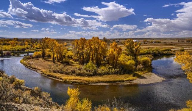 Misteri Sungai Melawan Gravitasi
